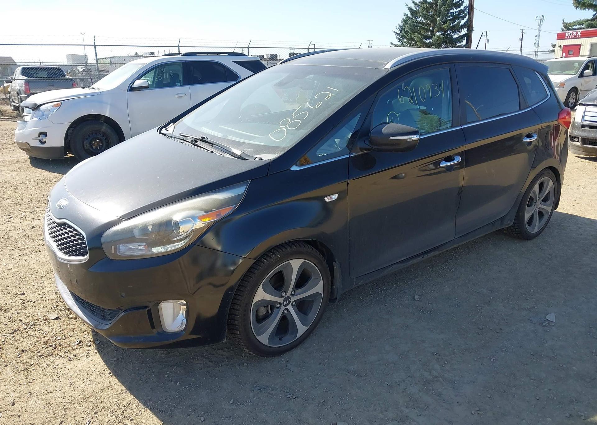 2015 KIA RONDO