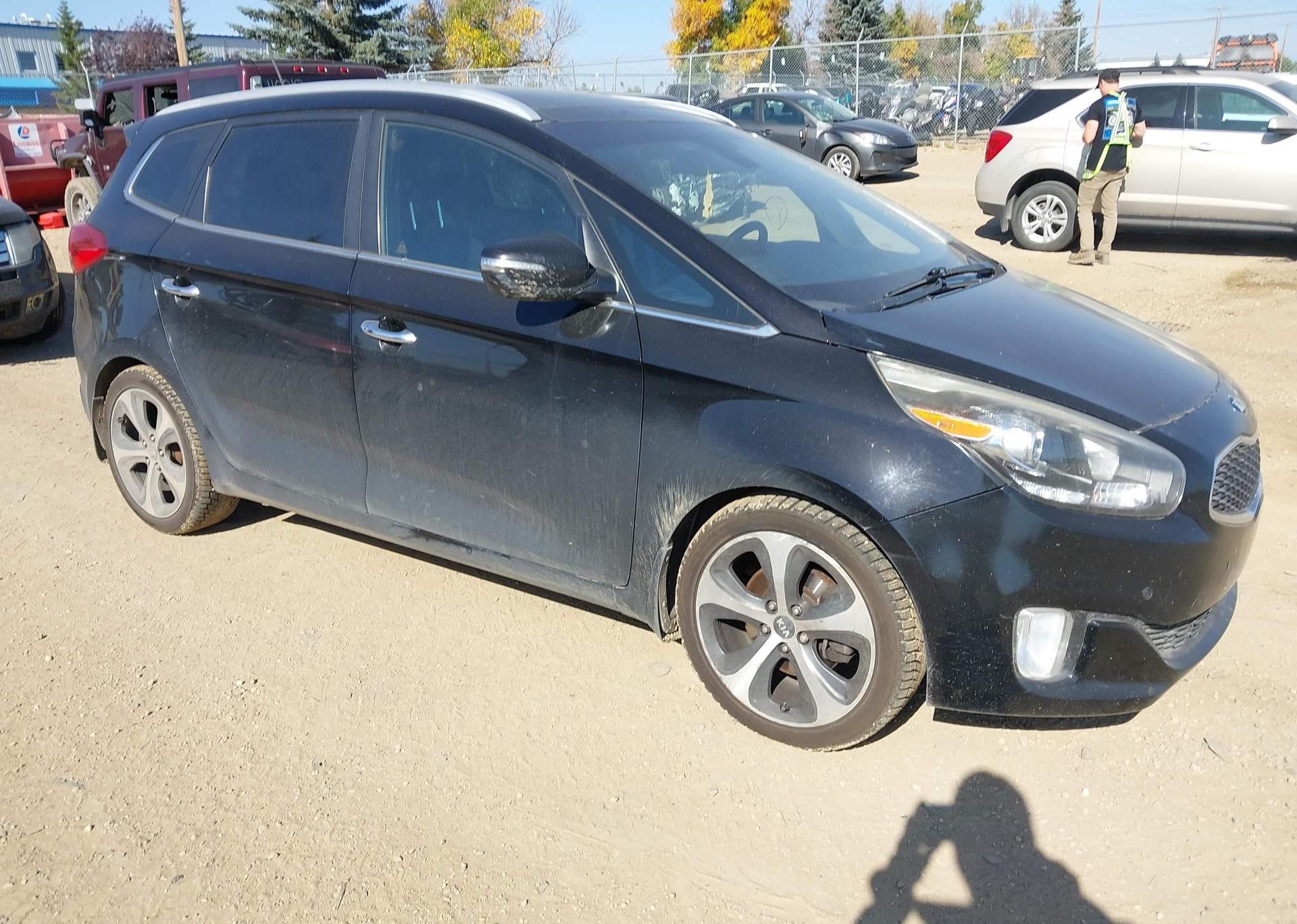 2015 KIA RONDO