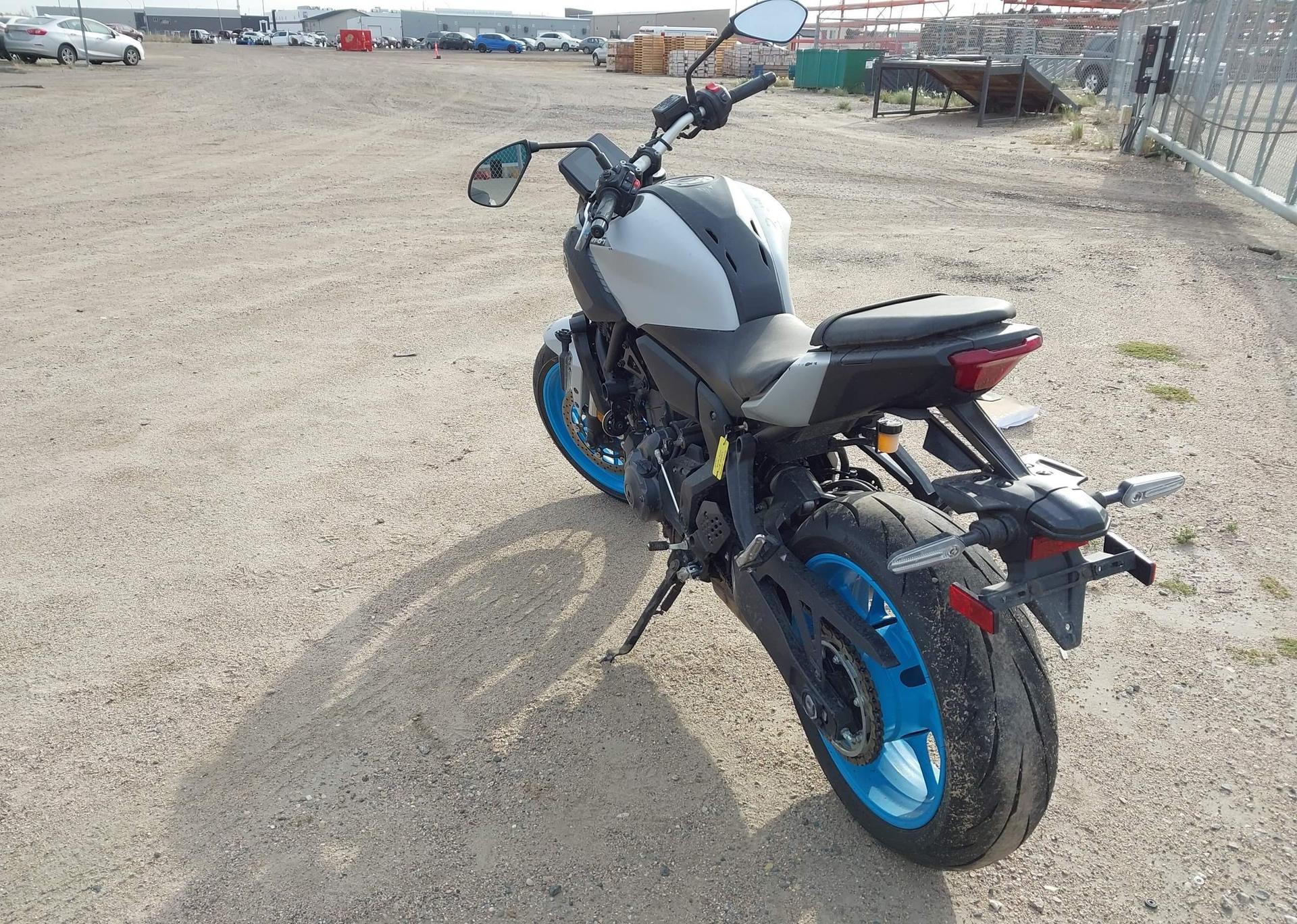 2025 YAMAHA YZF