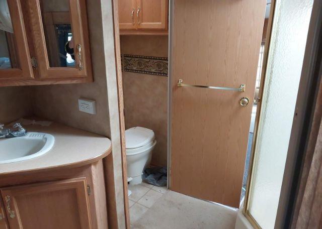 2005 KEYSTONE 32TKB