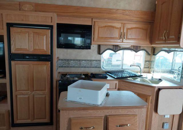 2005 KEYSTONE 32TKB