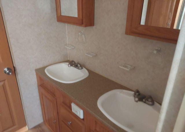 2008 FOREST RIVER INC. ROCKWOOD M-2701SS