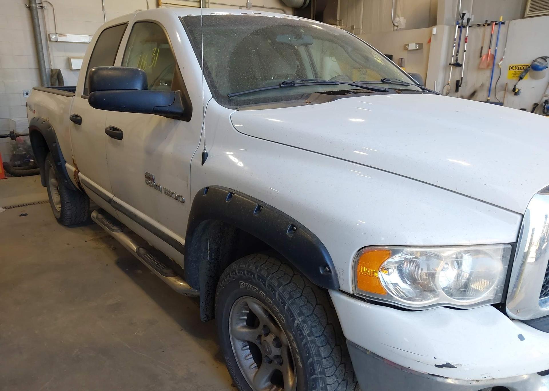 2005 DODGE RAM 1500 ST