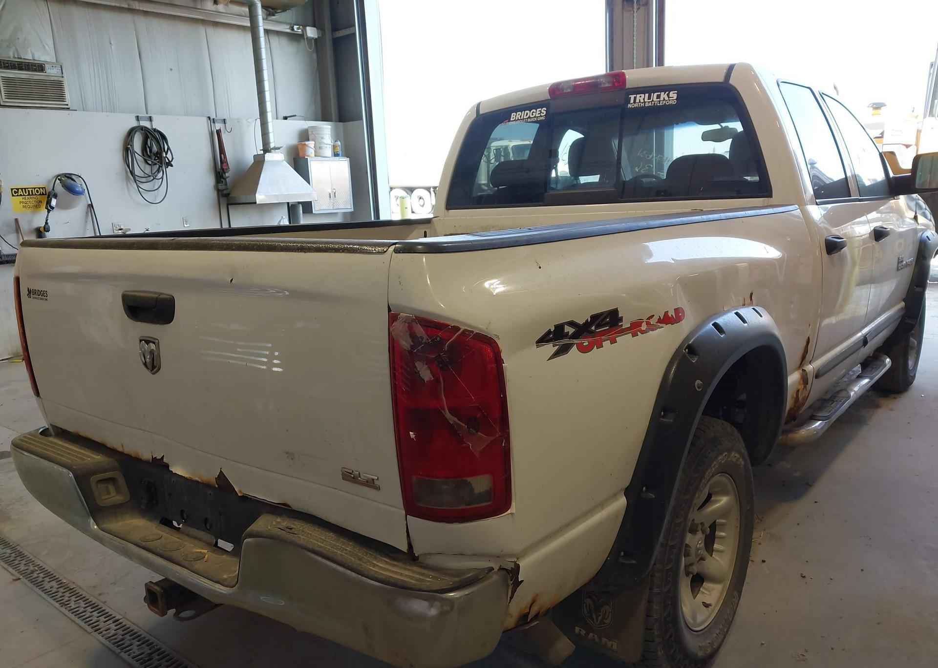 2005 DODGE RAM 1500 ST