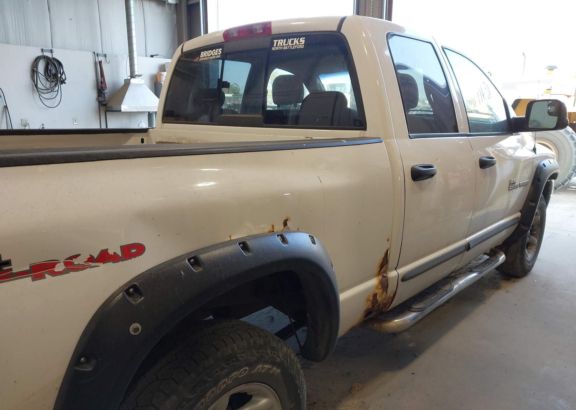 2005 DODGE RAM 1500 ST