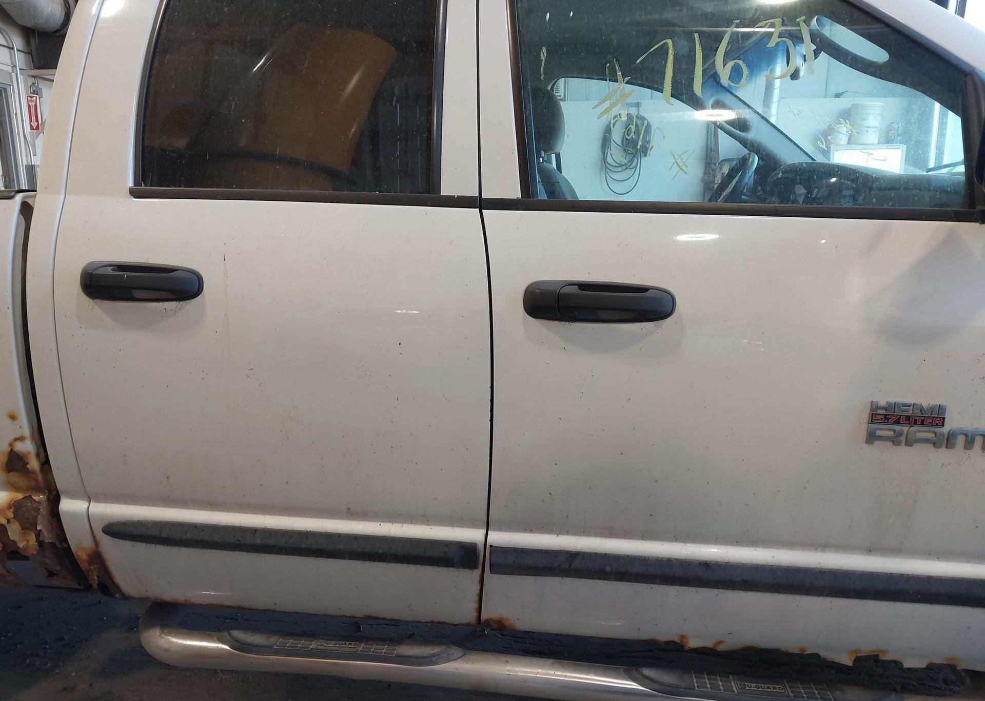 2005 DODGE RAM 1500 ST