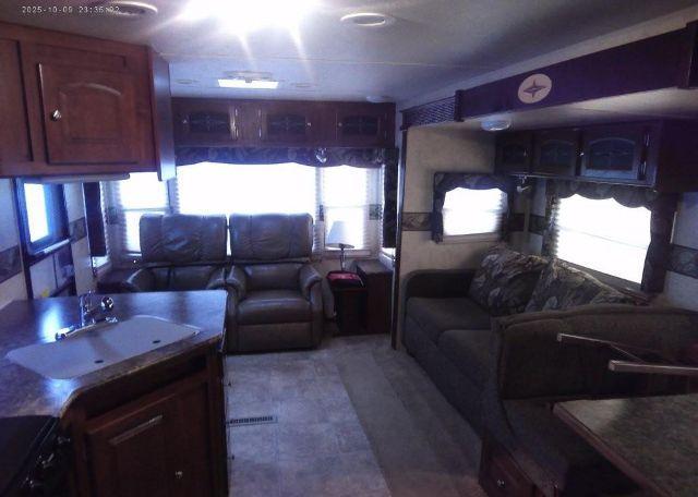 2011 FOREST RIVER INC. 34FT