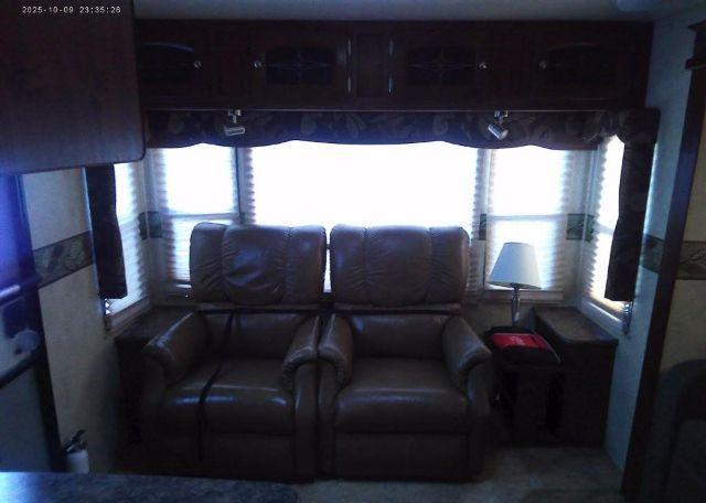 2011 FOREST RIVER INC. 34FT
