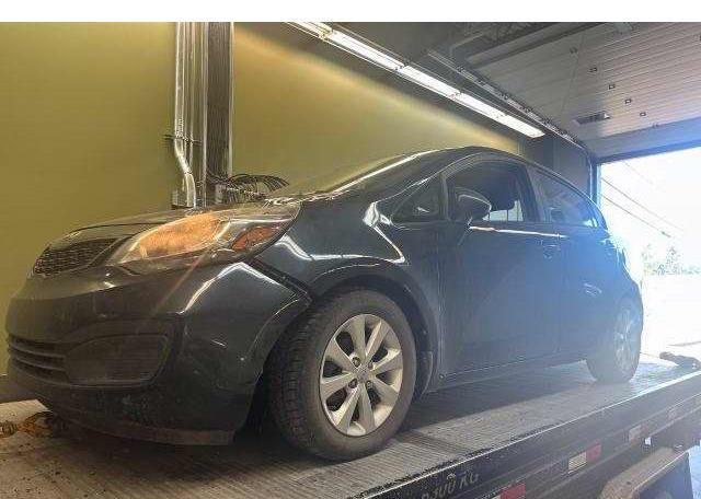 2015 KIA RIO LX