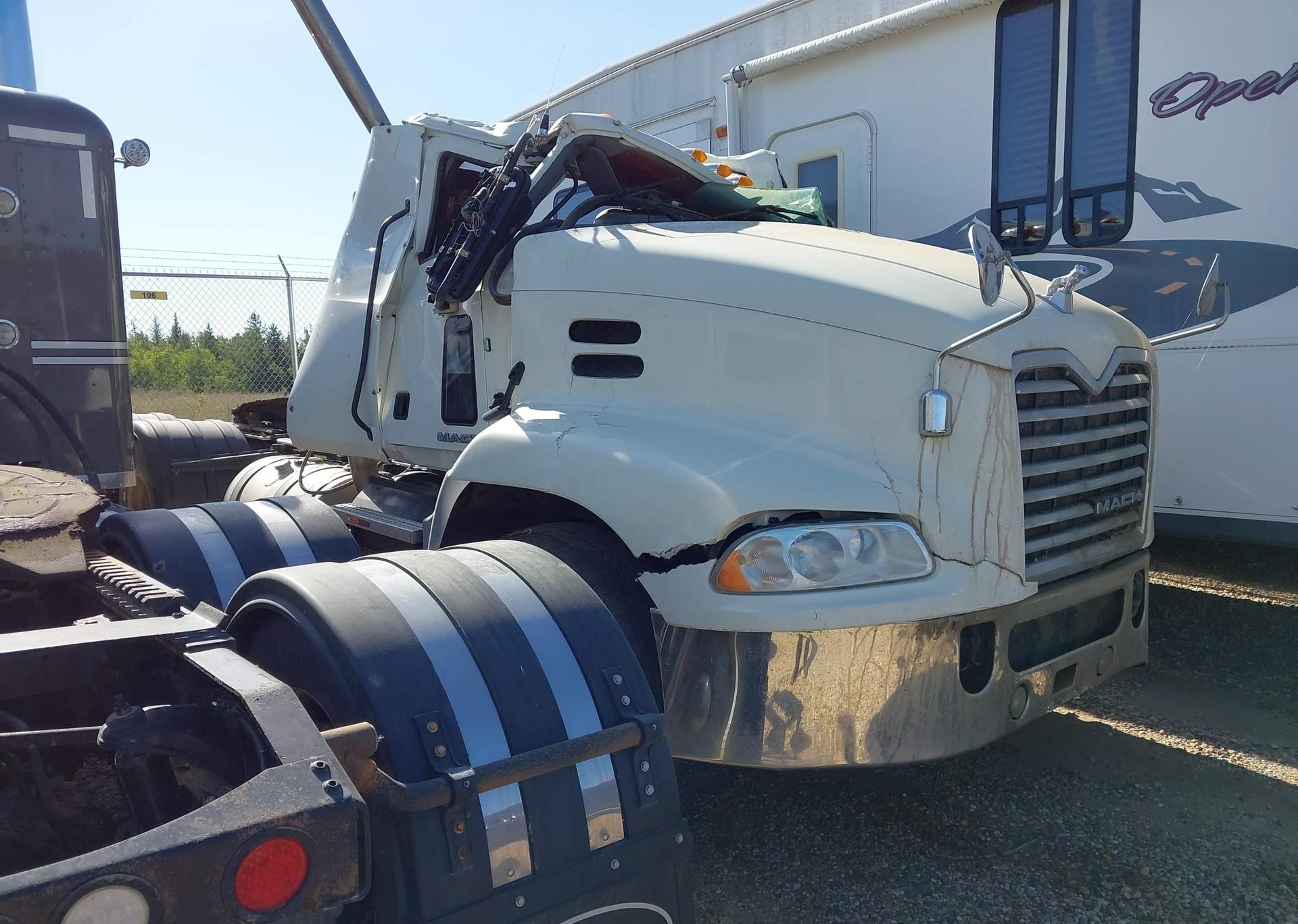 2018 MACK 600 CXU600