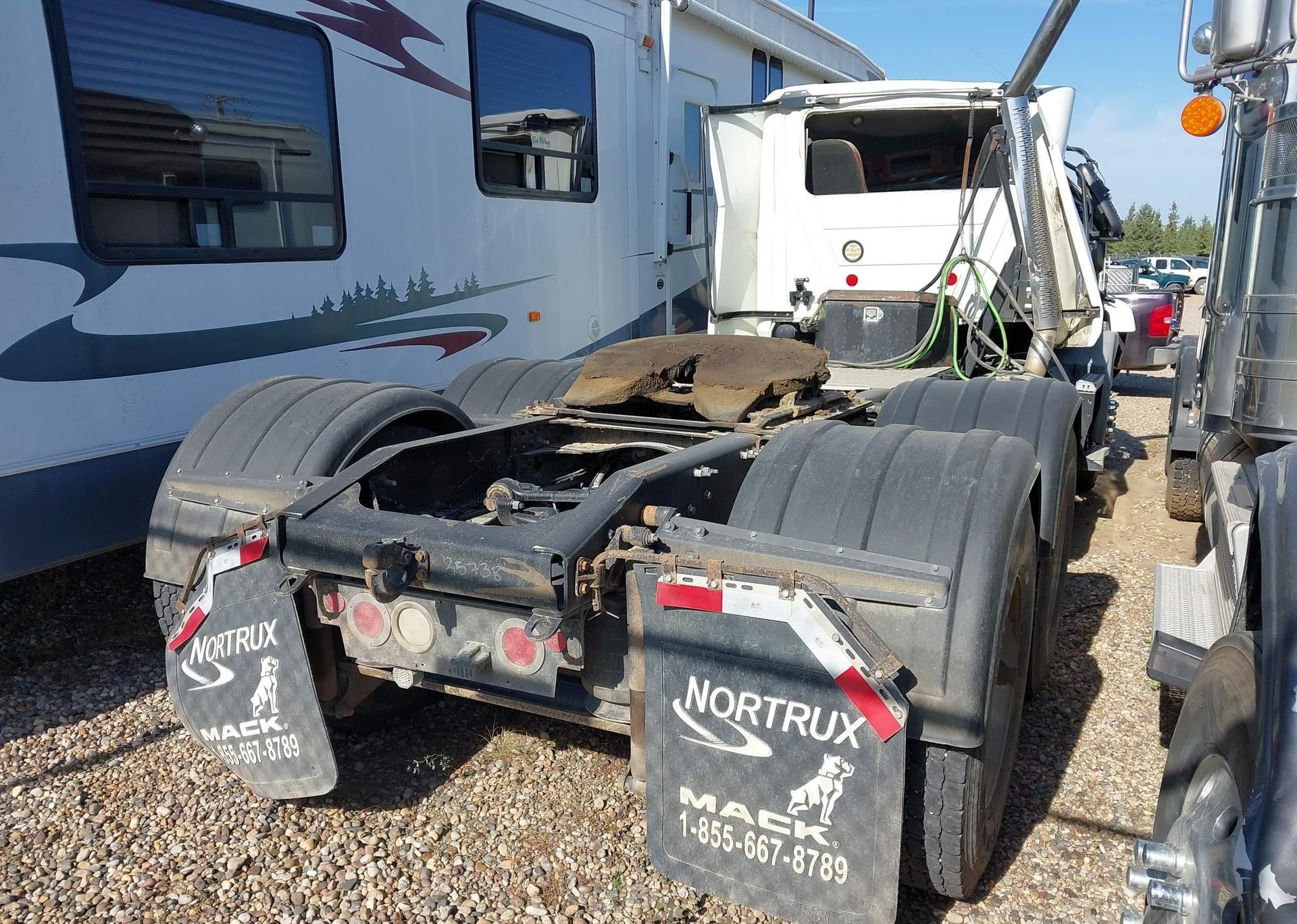 2018 MACK 600 CXU600