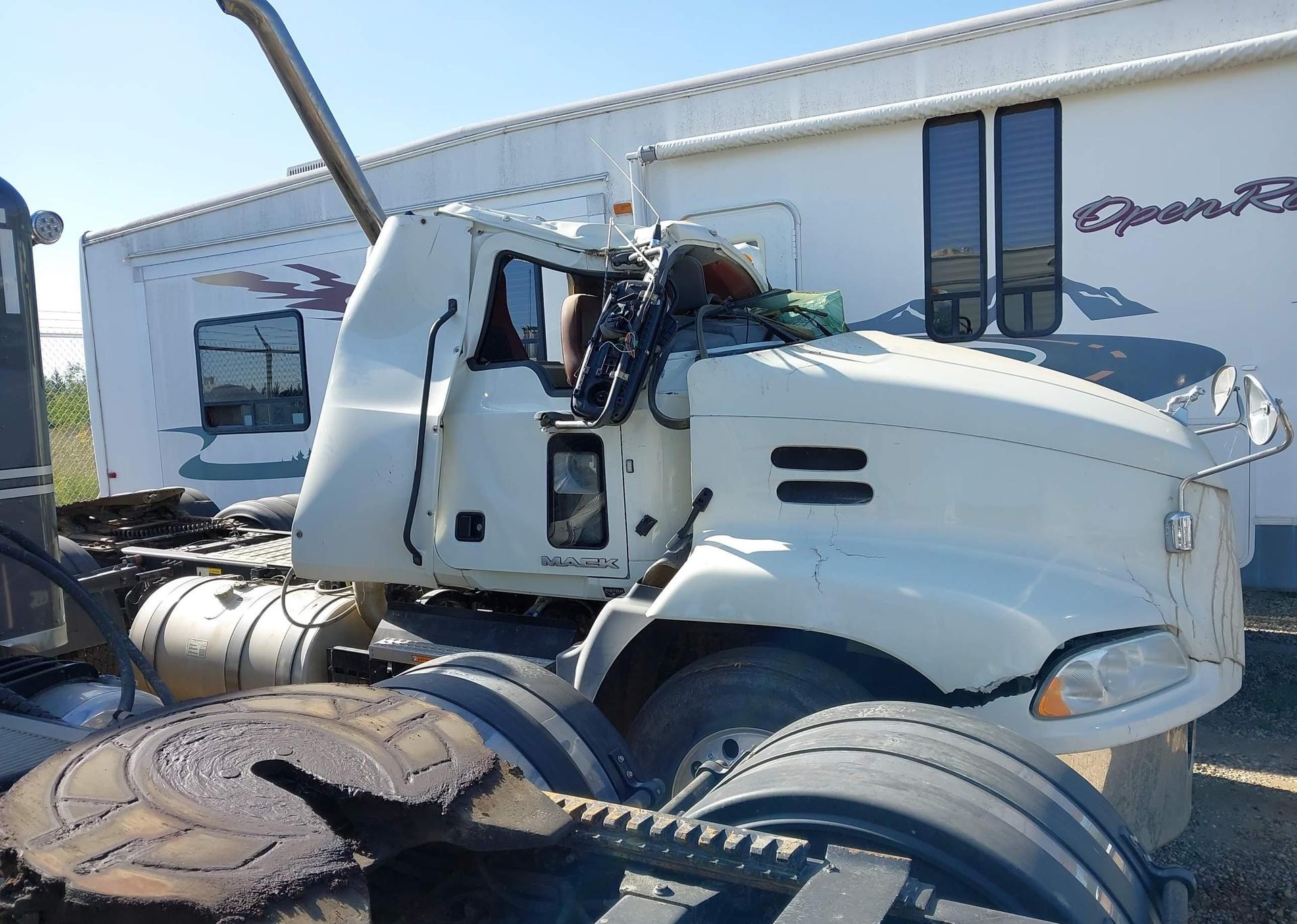 2018 MACK 600 CXU600