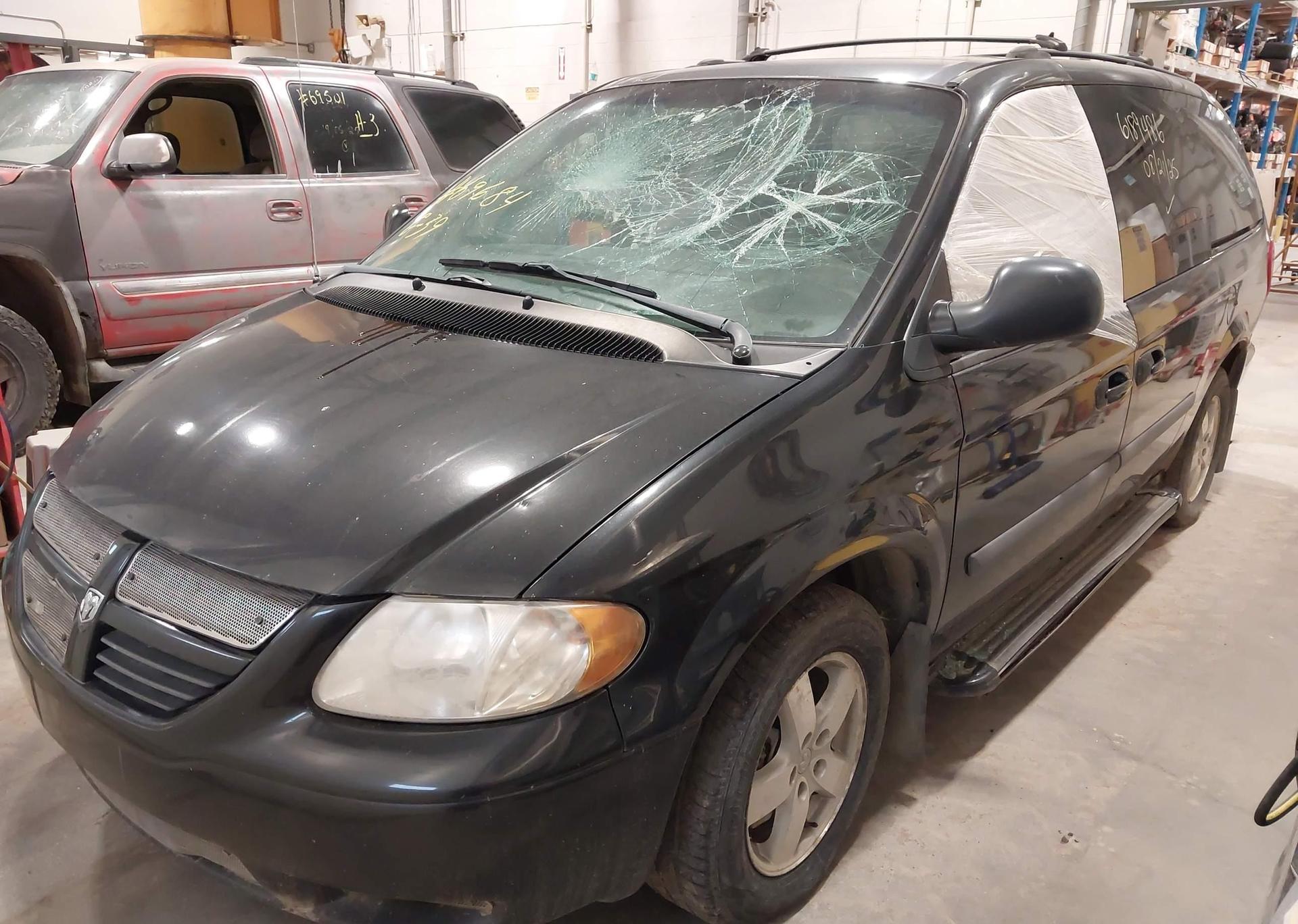 2005 DODGE GRAND CARAVAN SE