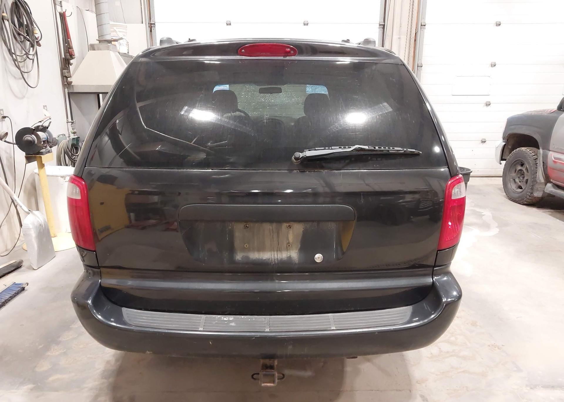 2005 DODGE GRAND CARAVAN SE