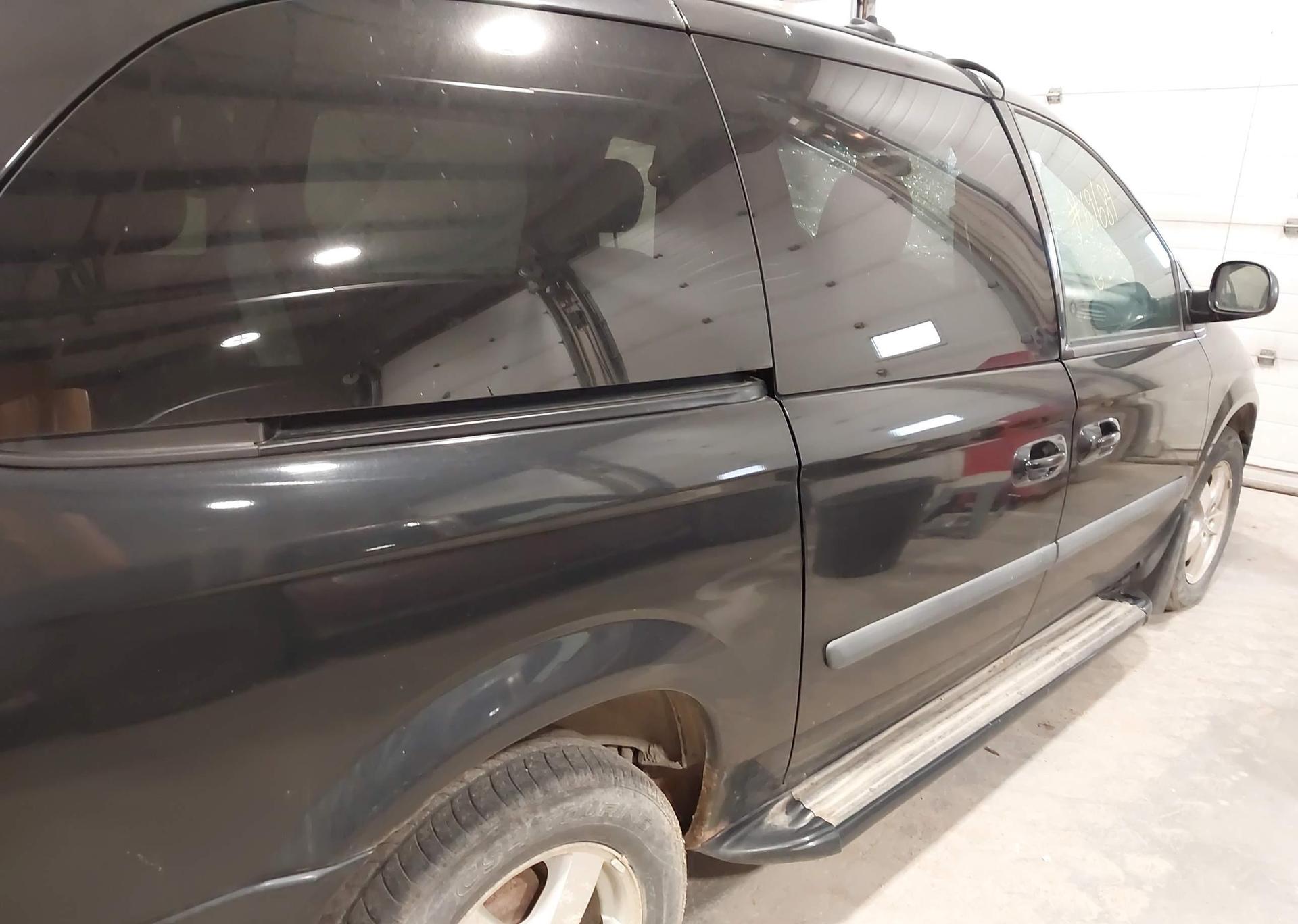 2005 DODGE GRAND CARAVAN SE