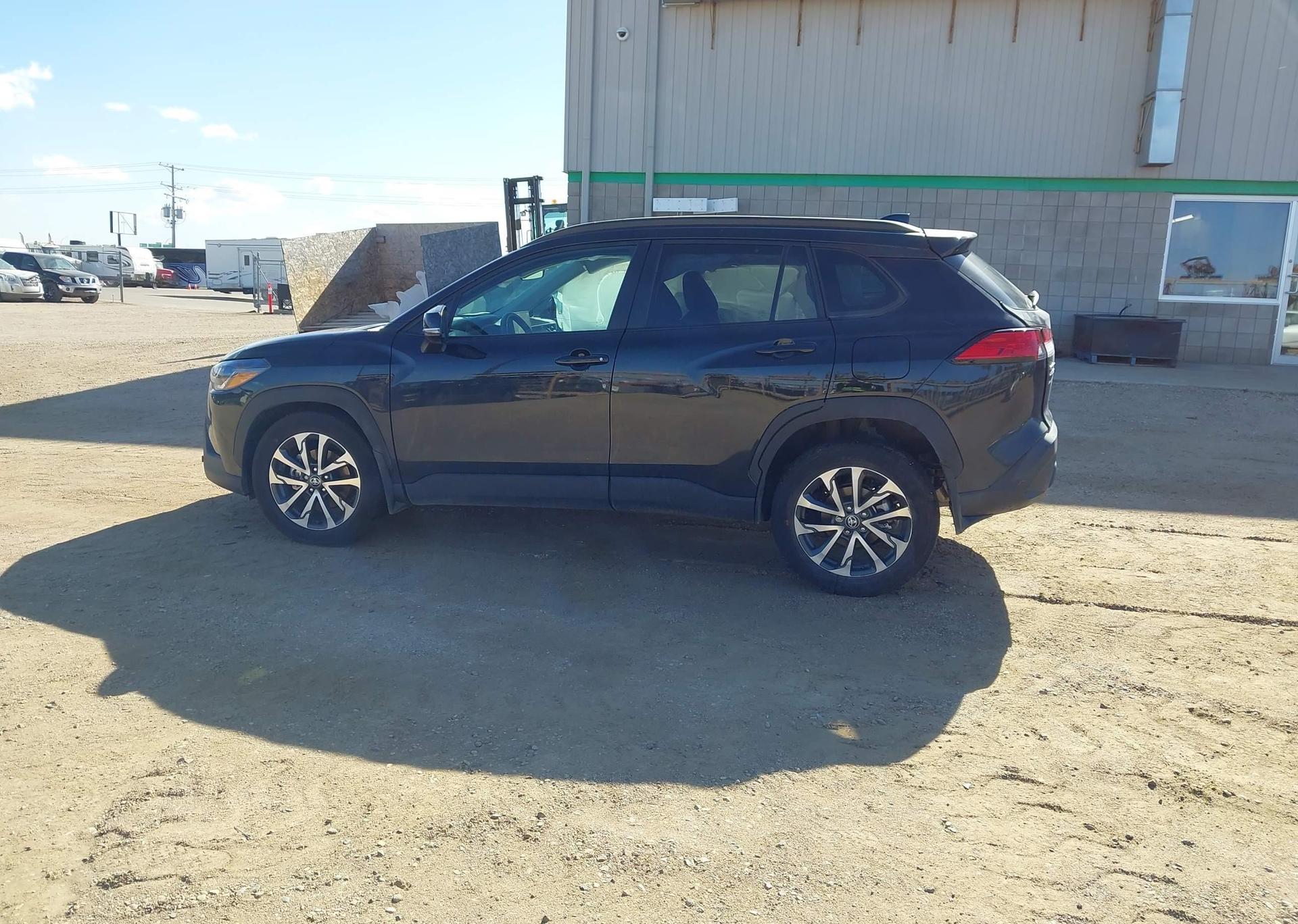 2025 TOYOTA COROLLA CROSS LE