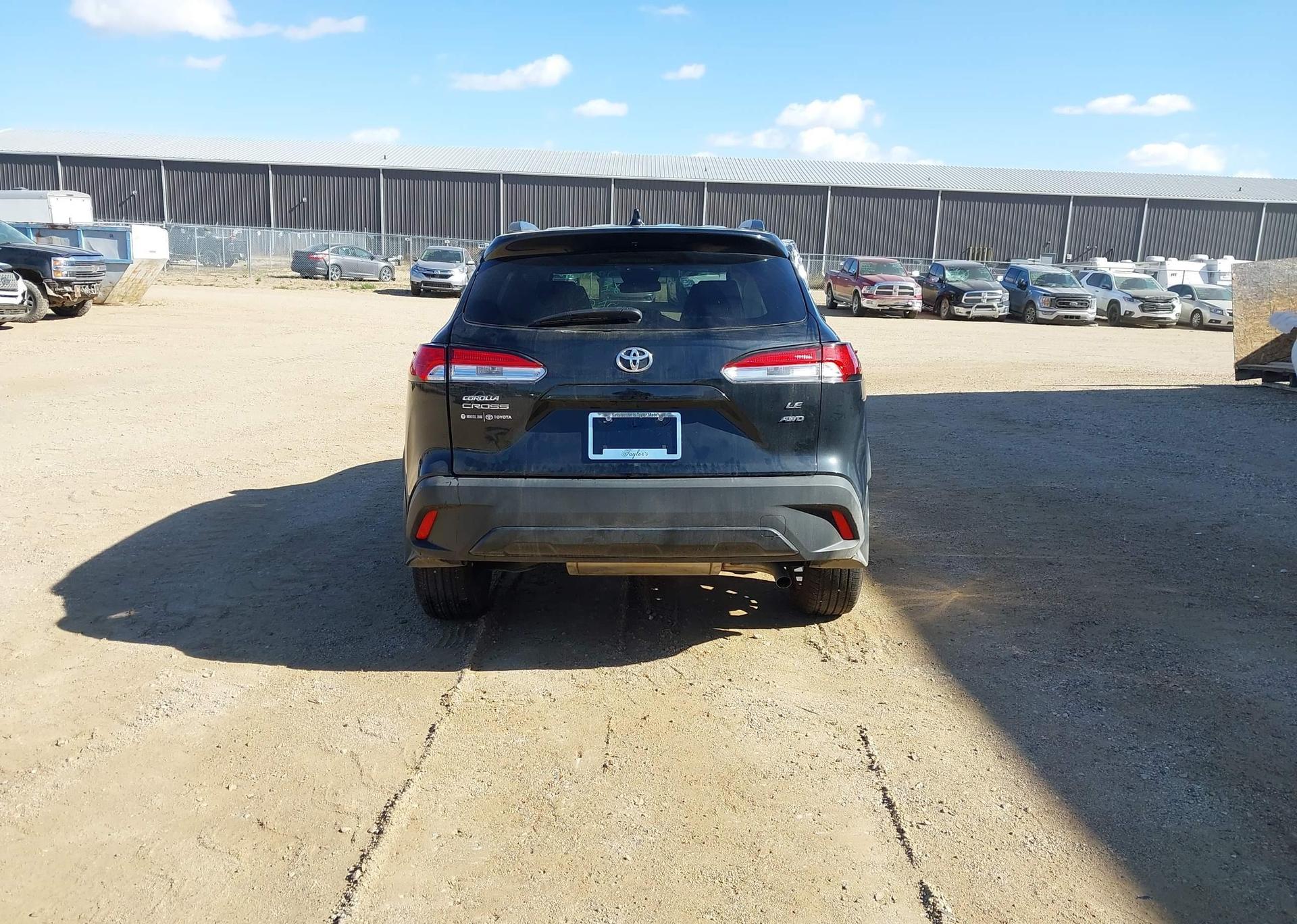 2025 TOYOTA COROLLA CROSS LE