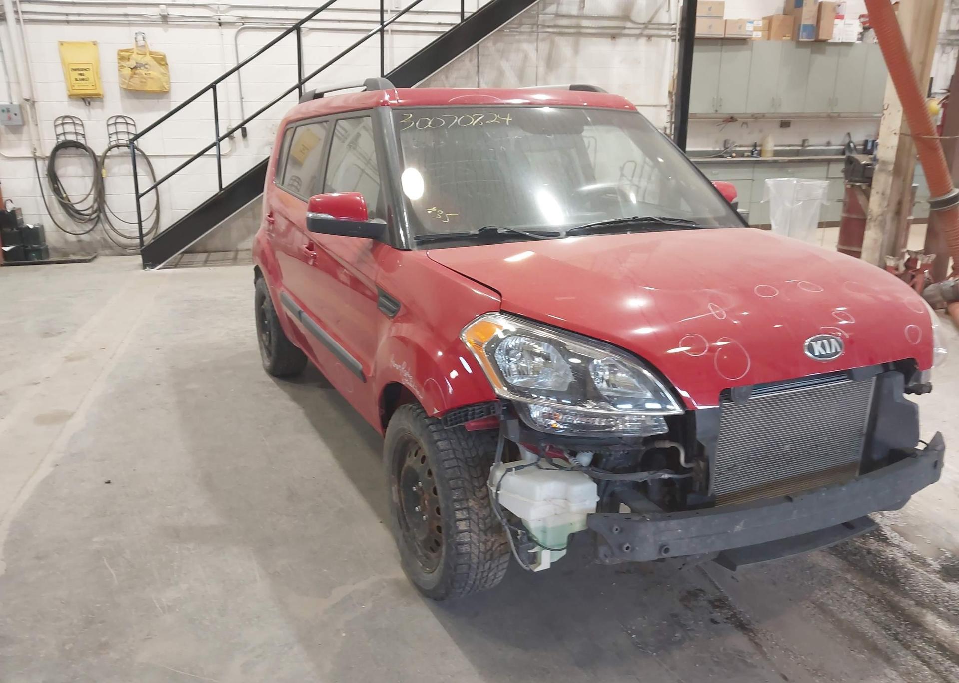 2013 KIA SOUL +