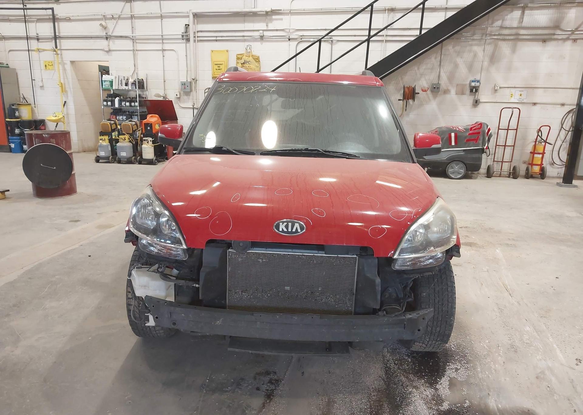 2013 KIA SOUL +