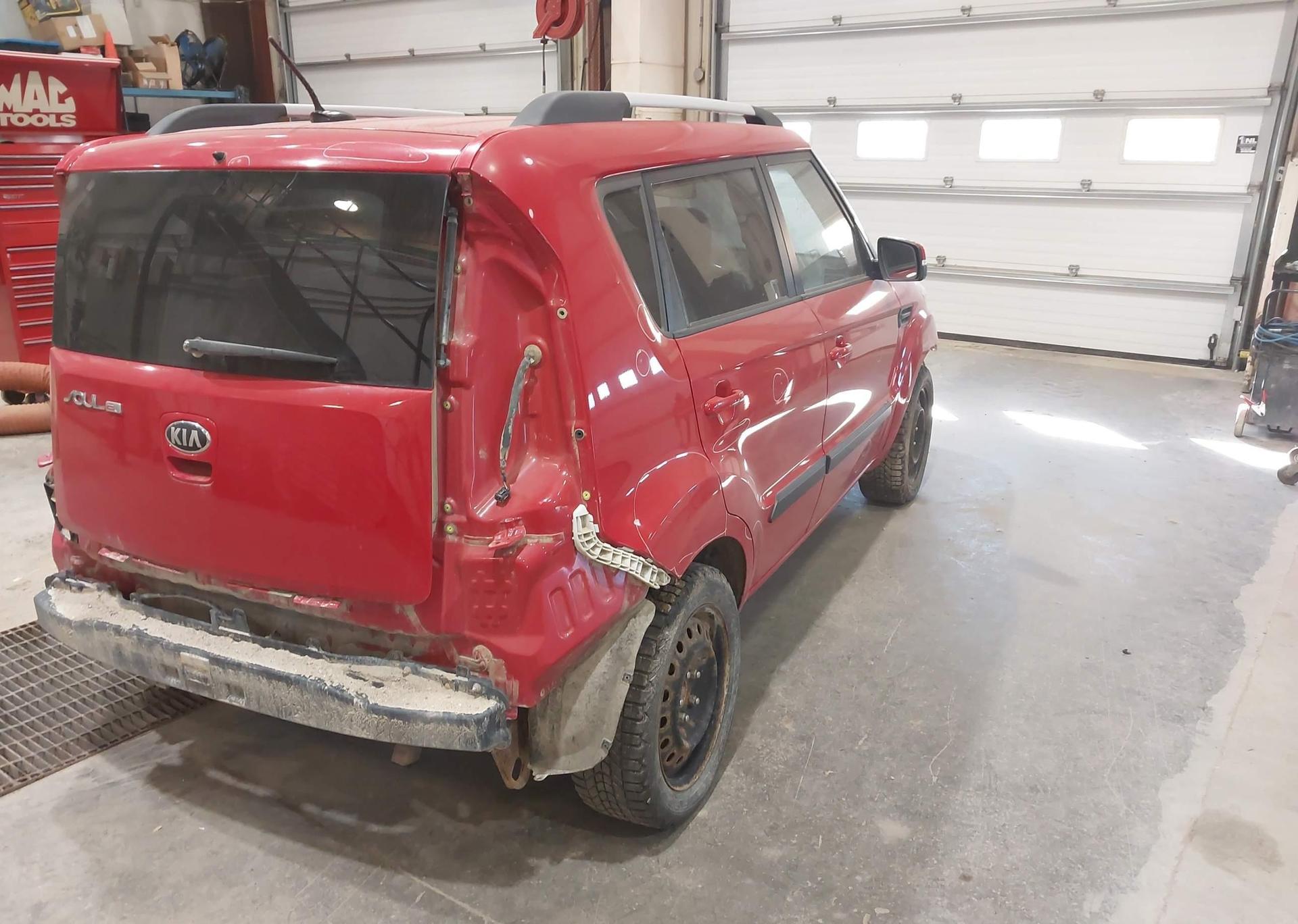 2013 KIA SOUL +