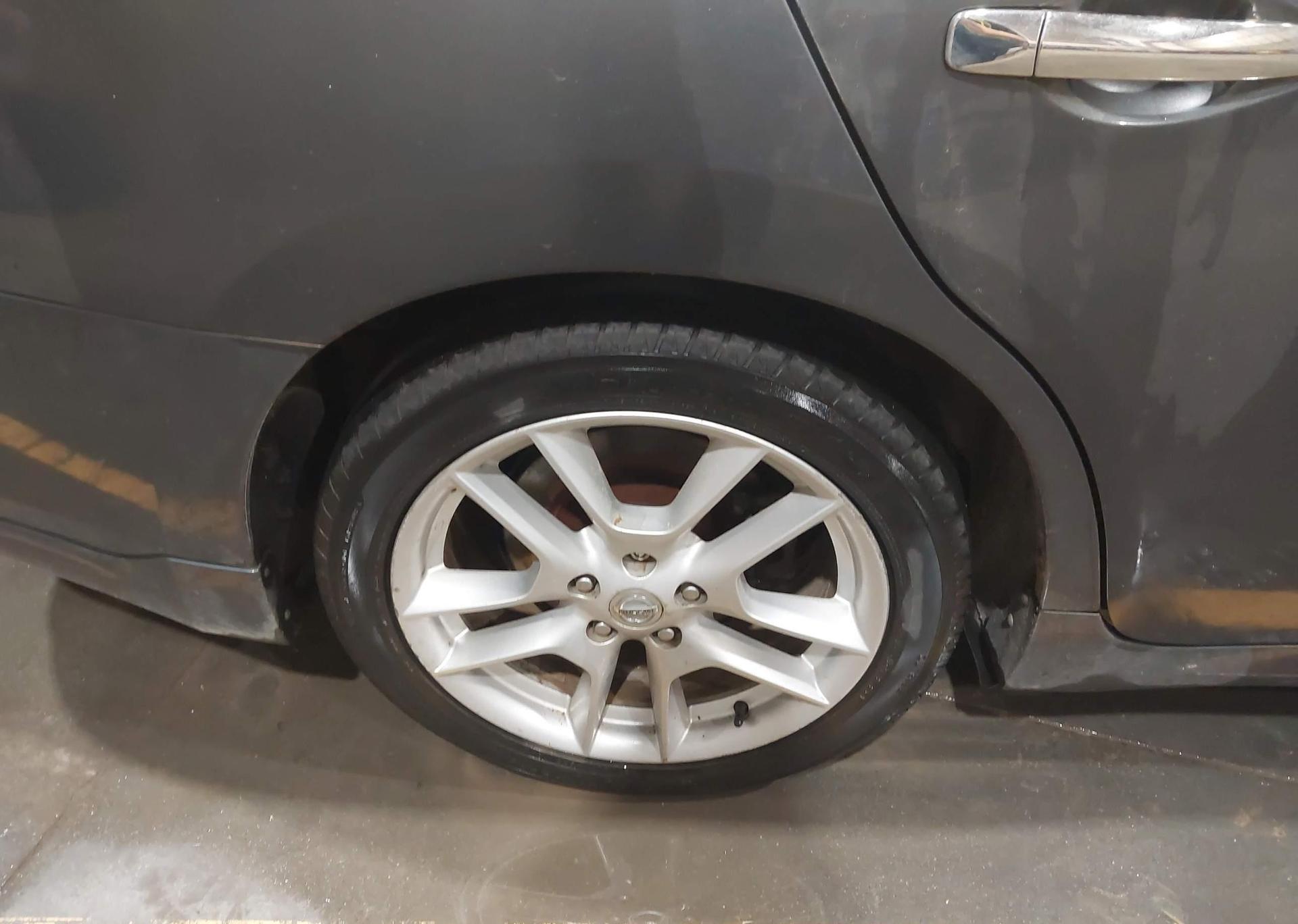 2009 NISSAN MAXIMA S