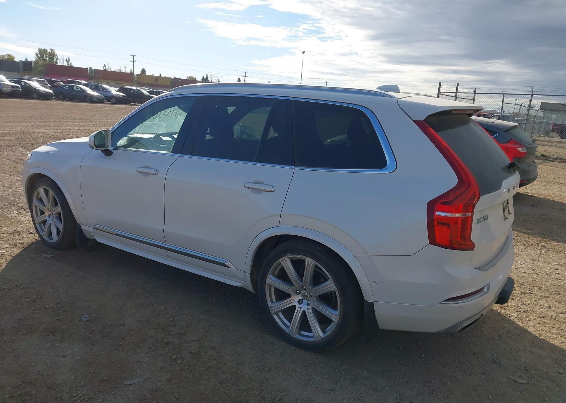 2018 VOLVO XC90 T6