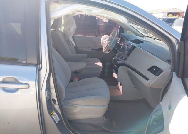 2012 TOYOTA SIENNA