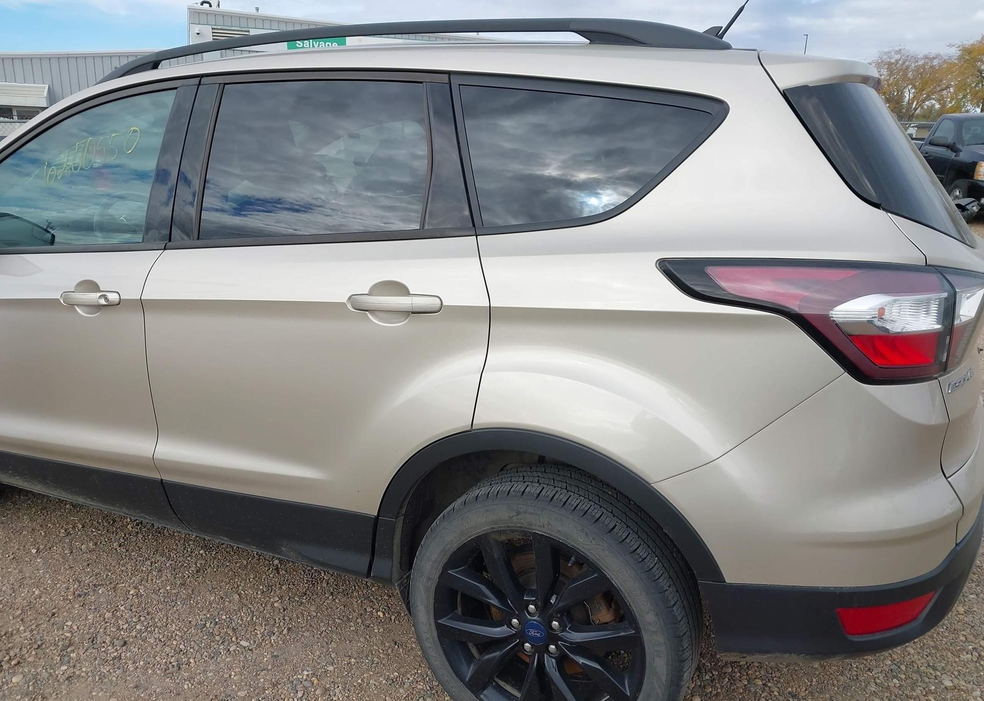 2018 FORD ESCAPE SE