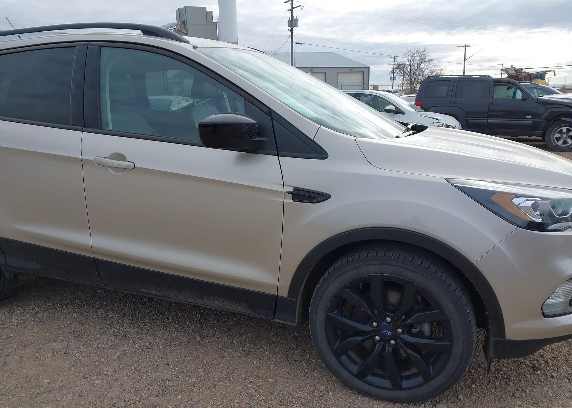 2018 FORD ESCAPE SE