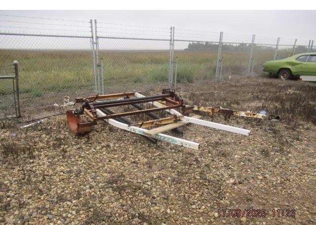 1999 EZ LOADER STD BOAT