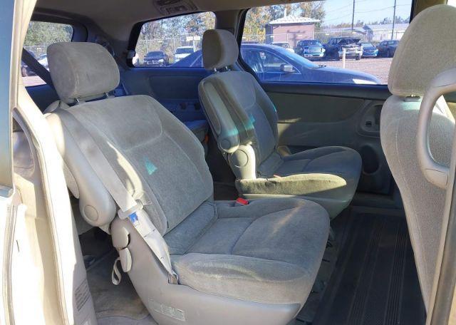 2004 TOYOTA SIENNA CE