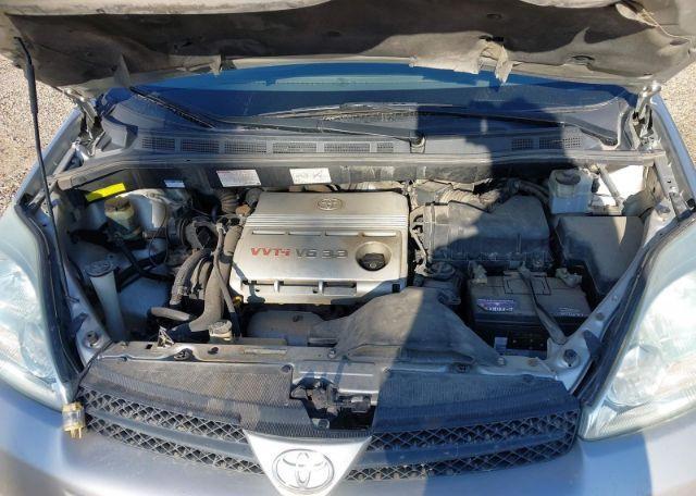 2004 TOYOTA SIENNA CE