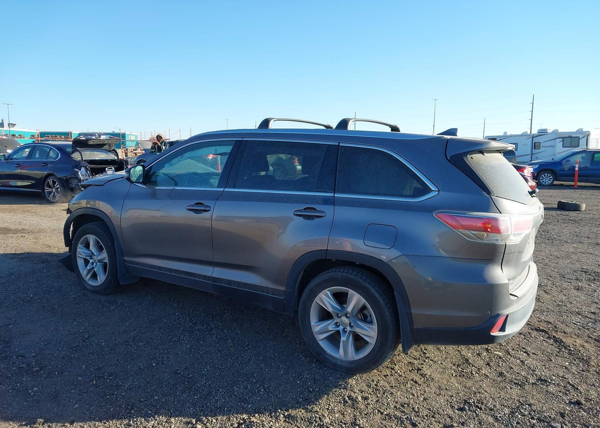 2015 TOYOTA HIGHLANDER LIMITED