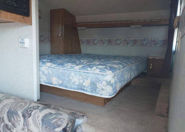 1996 PROWLER 255G
