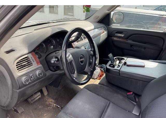 2010 GMC YUKON SLE