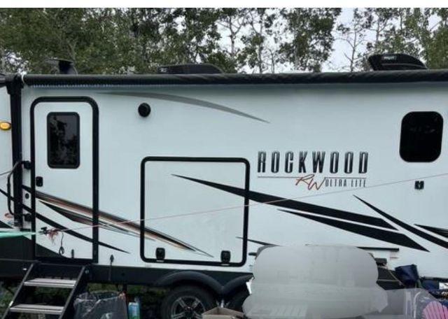2021 FOREST RIVER INC. ROCKWOOD ULTRA LITE 2614BS