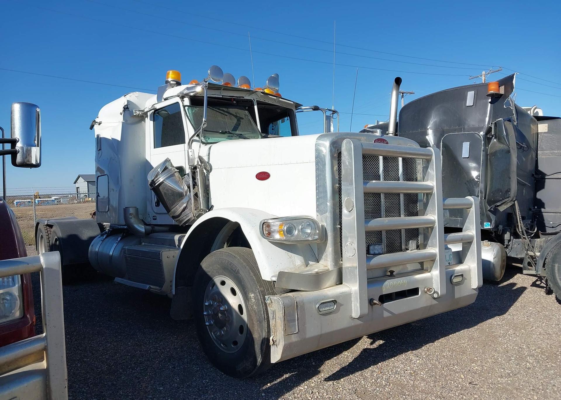 2014 PETERBILT 388