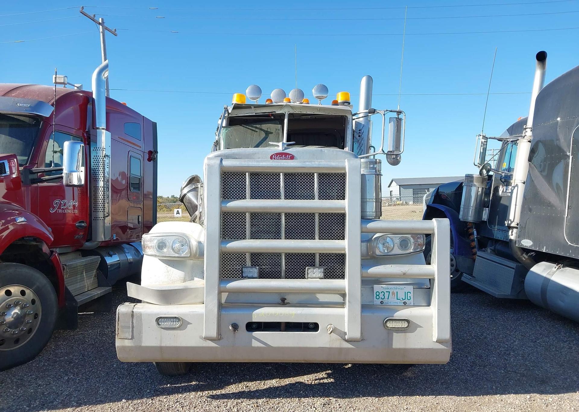 2014 PETERBILT 388