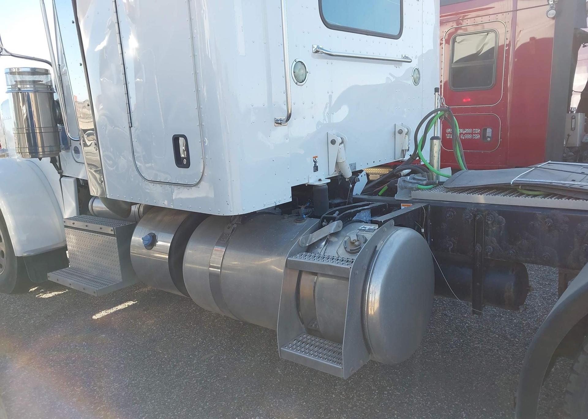 2014 PETERBILT 388