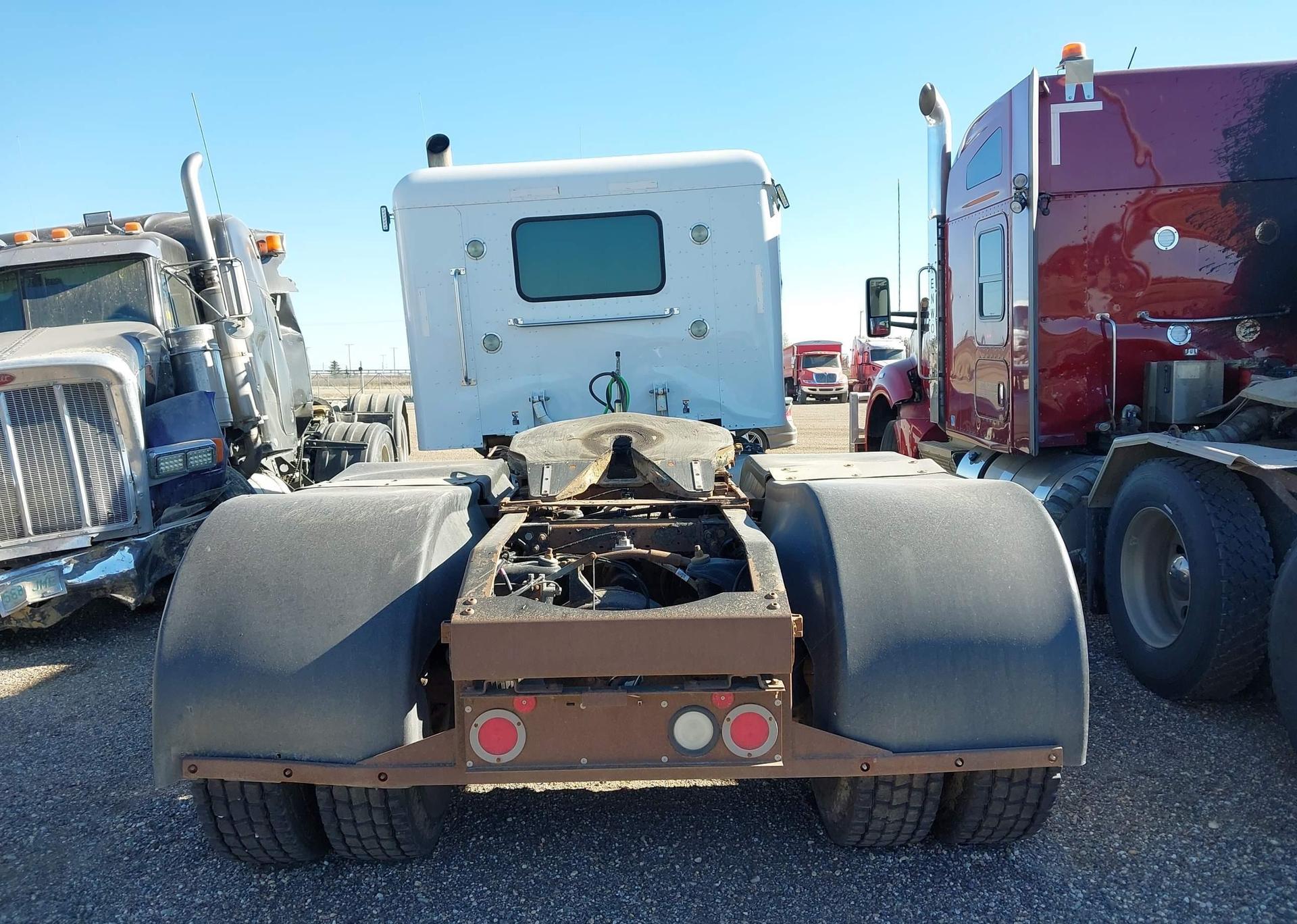 2014 PETERBILT 388