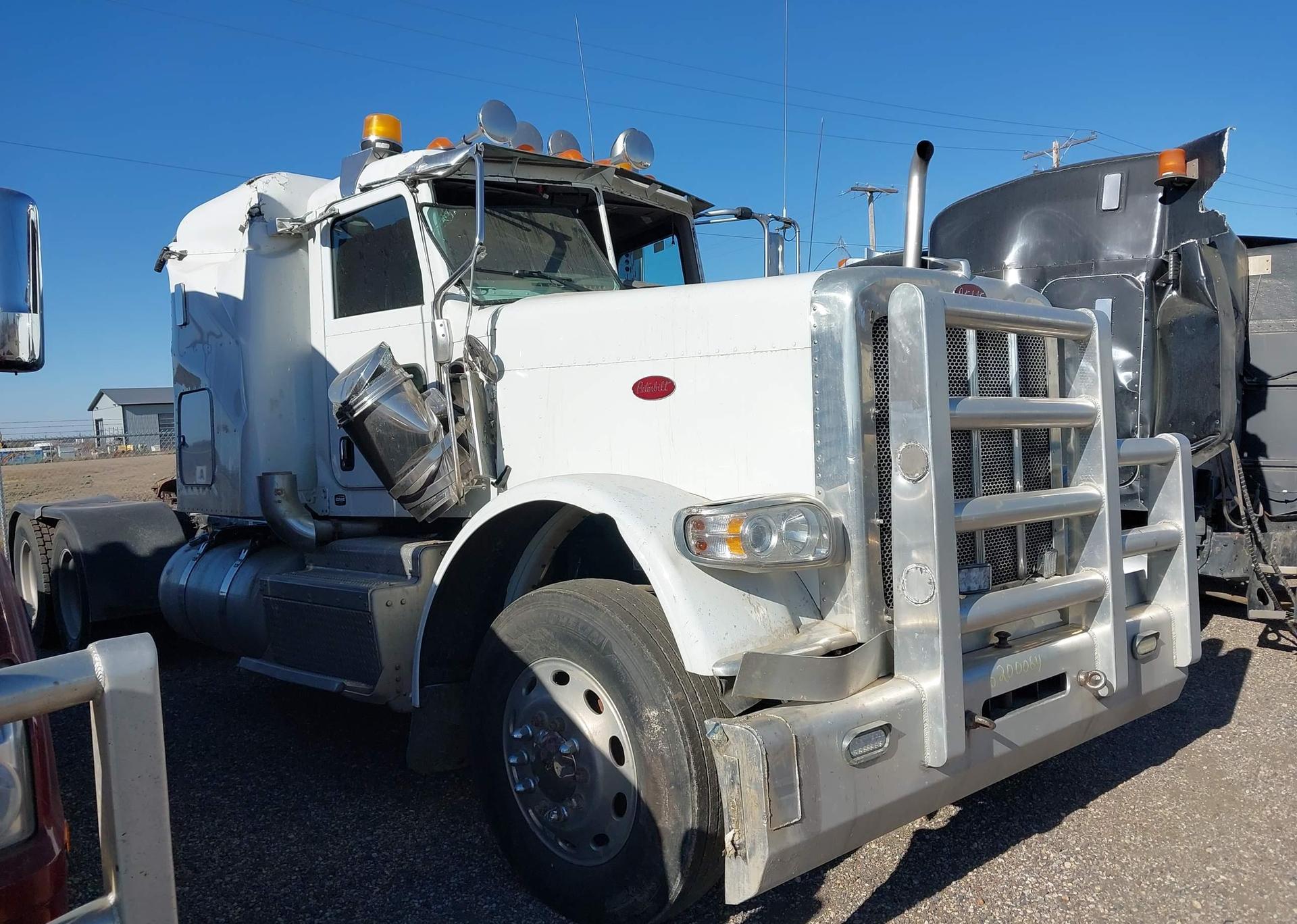 2014 PETERBILT 388
