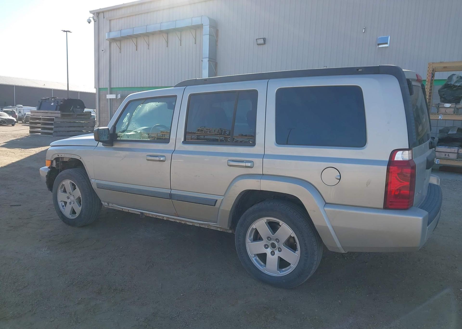 2008 JEEP COMMANDER SPORT
