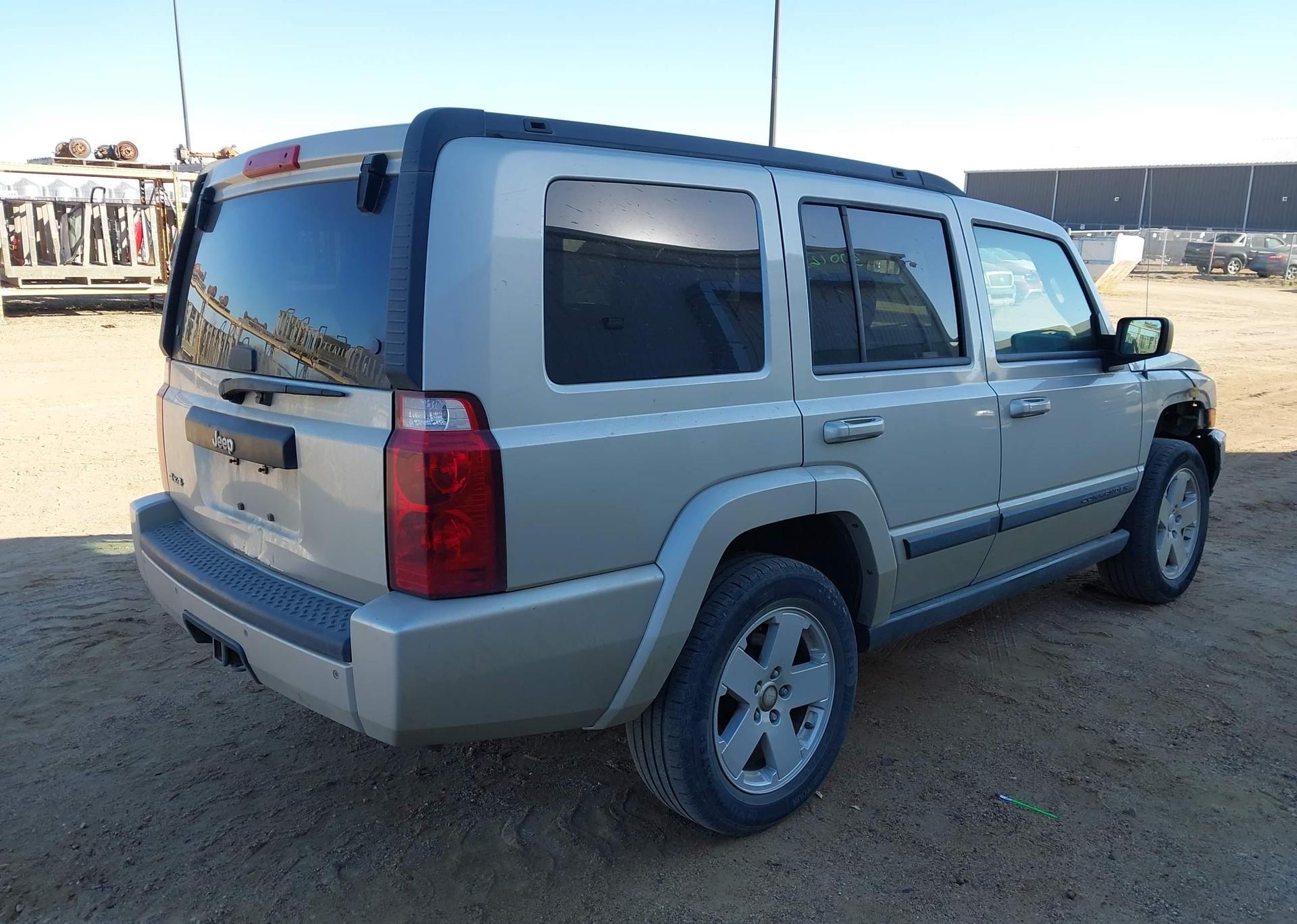 2008 JEEP COMMANDER SPORT
