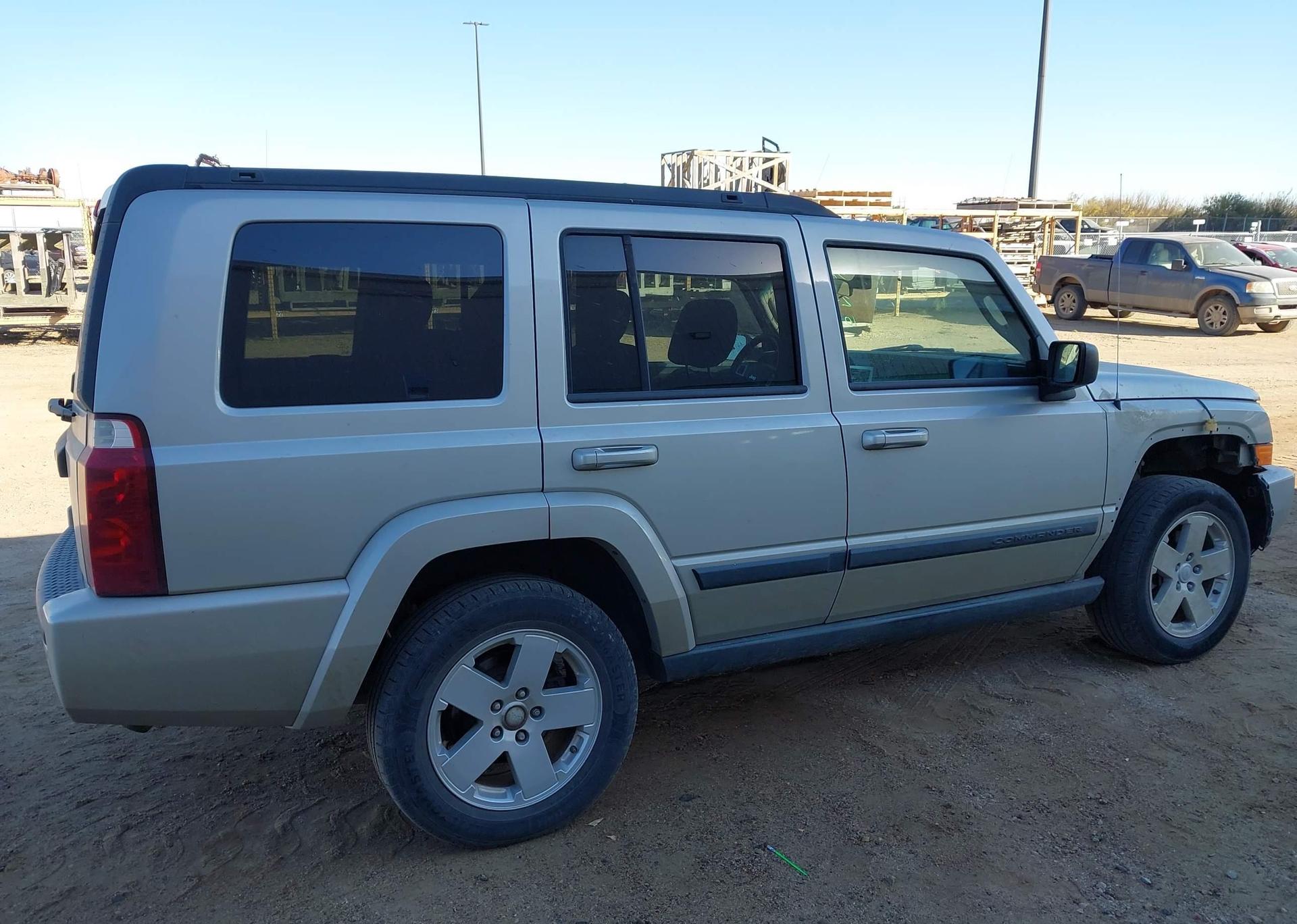 2008 JEEP COMMANDER SPORT