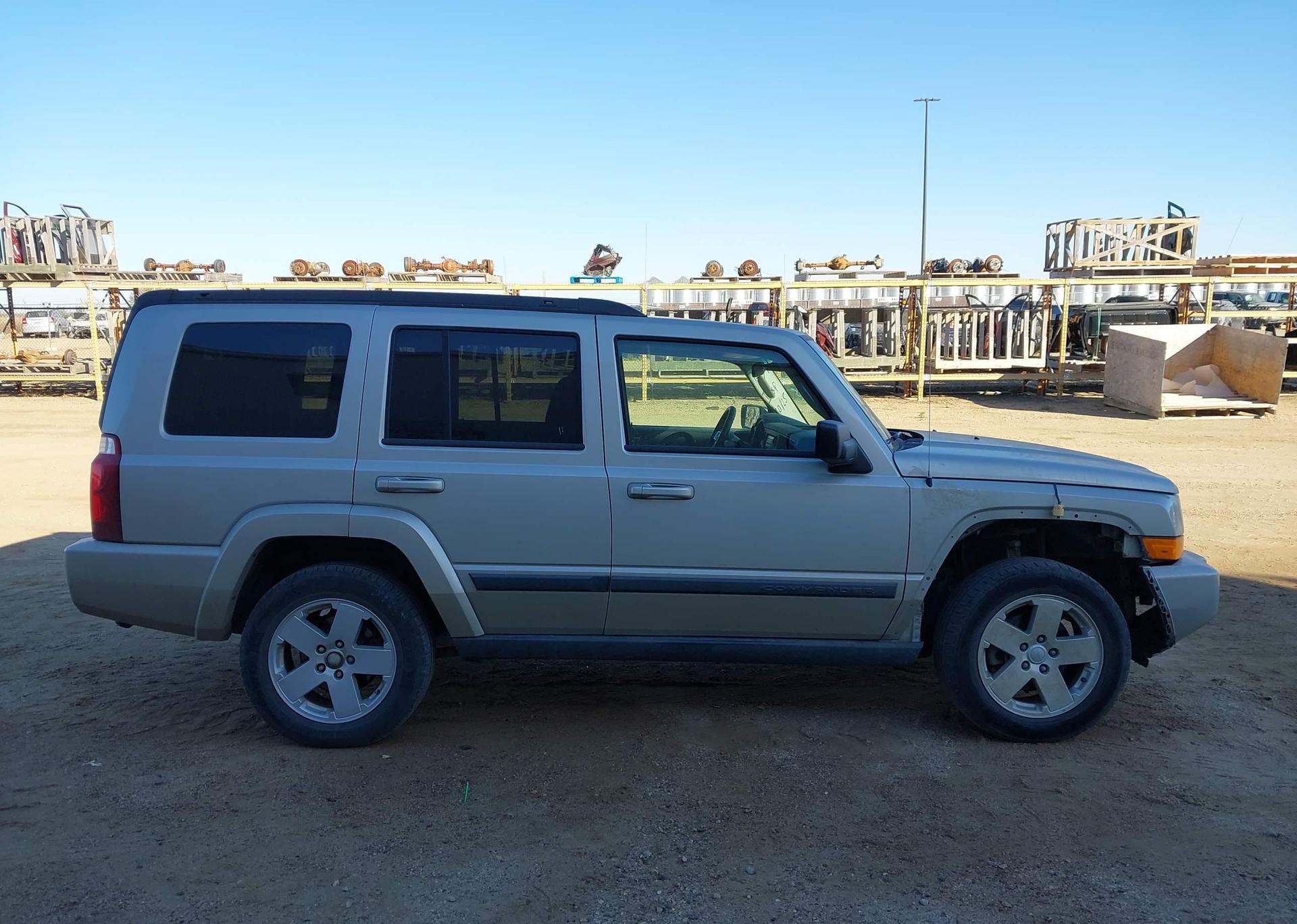 2008 JEEP COMMANDER SPORT