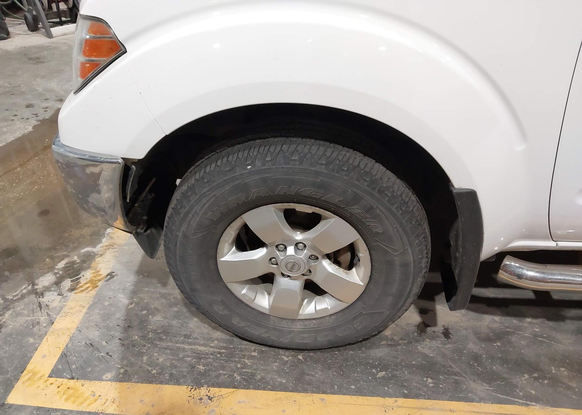 2011 NISSAN FRONTIER SV