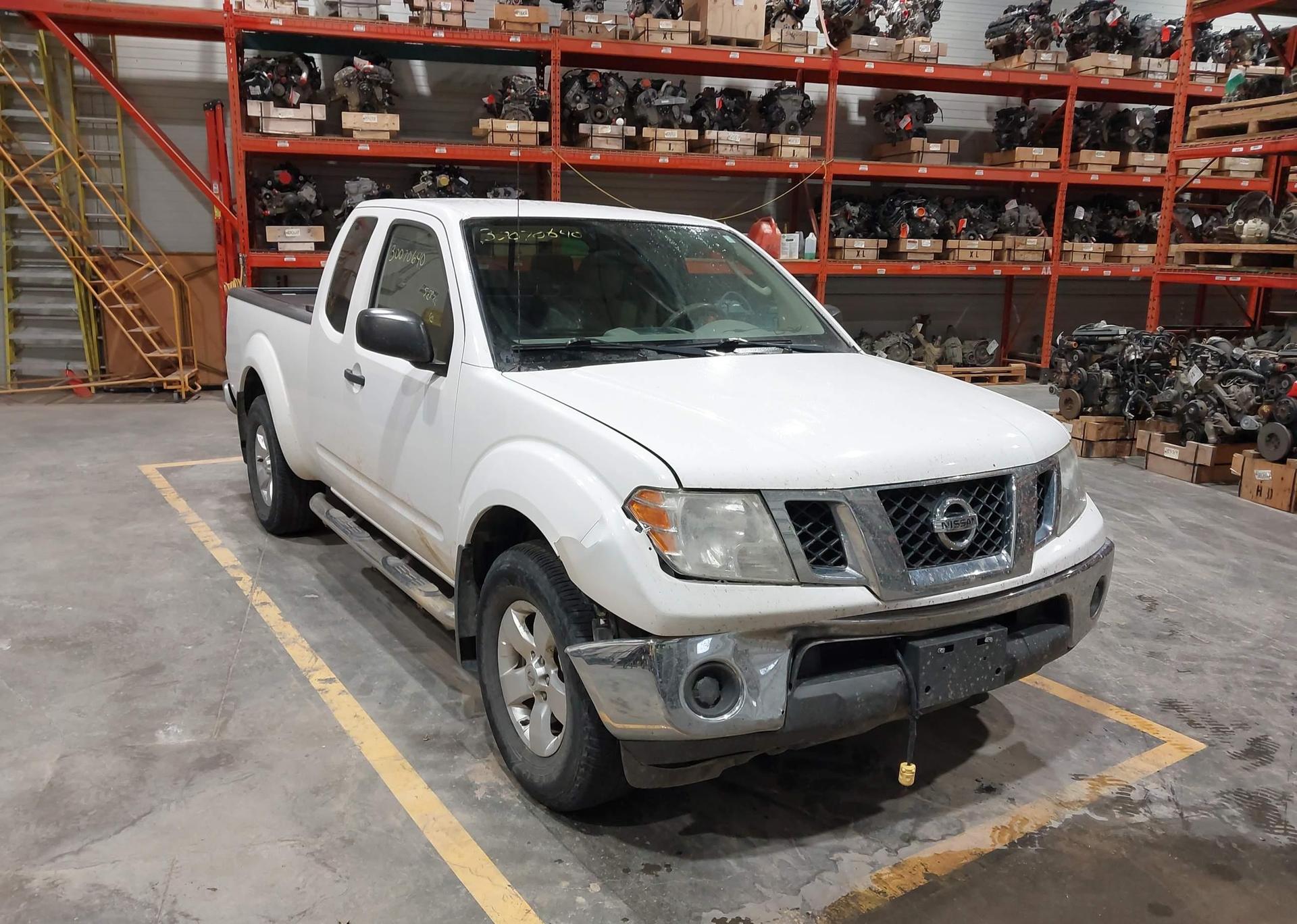 2011 NISSAN FRONTIER SV