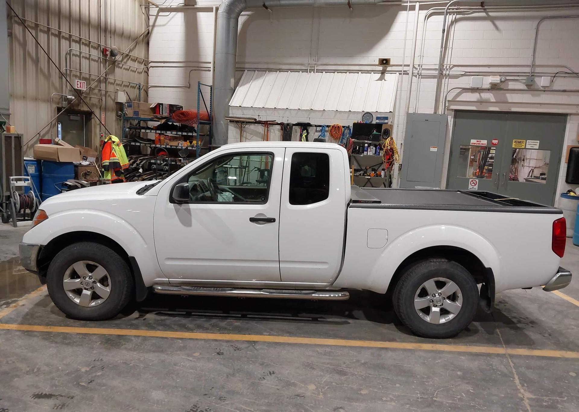 2011 NISSAN FRONTIER SV