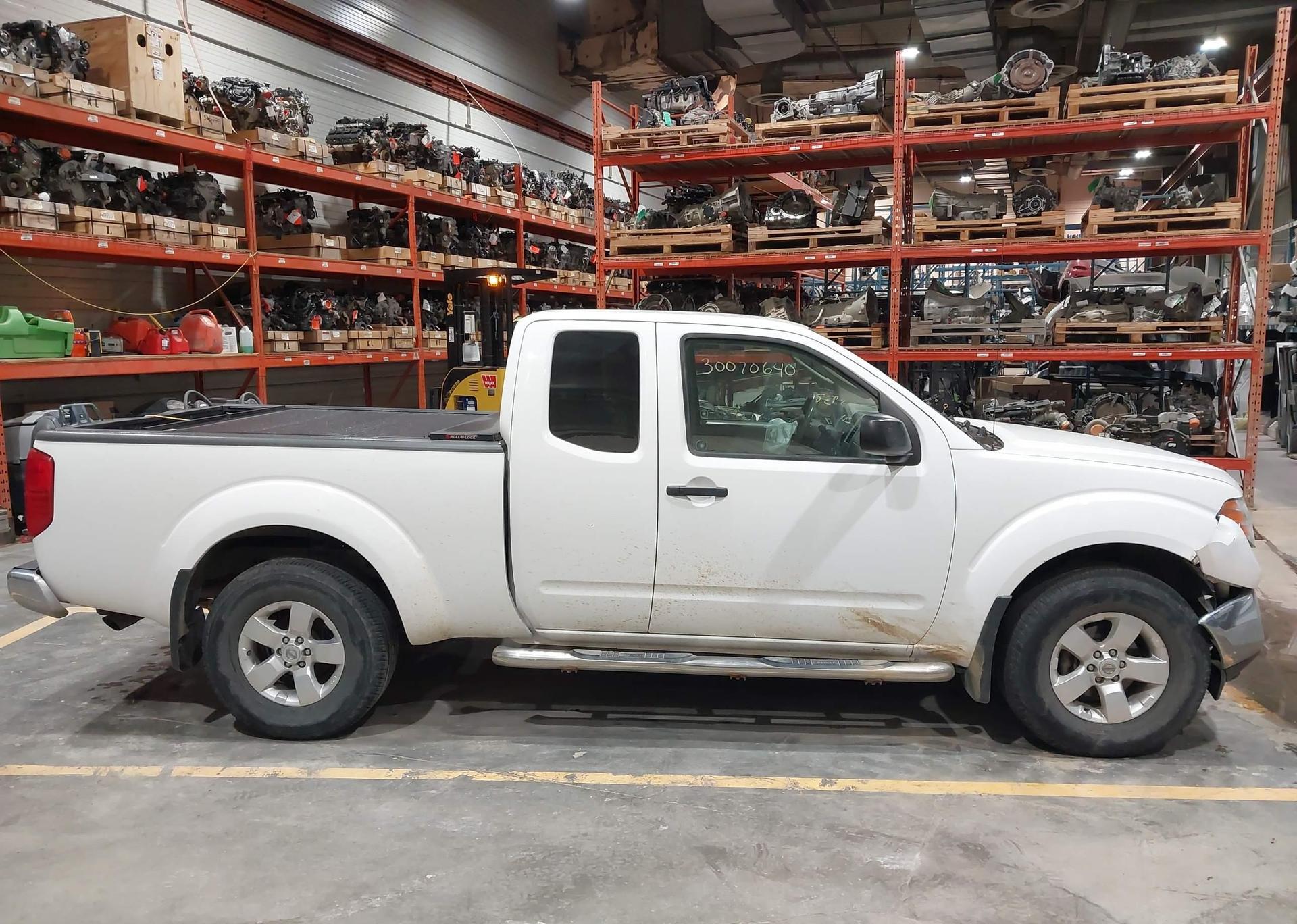 2011 NISSAN FRONTIER SV