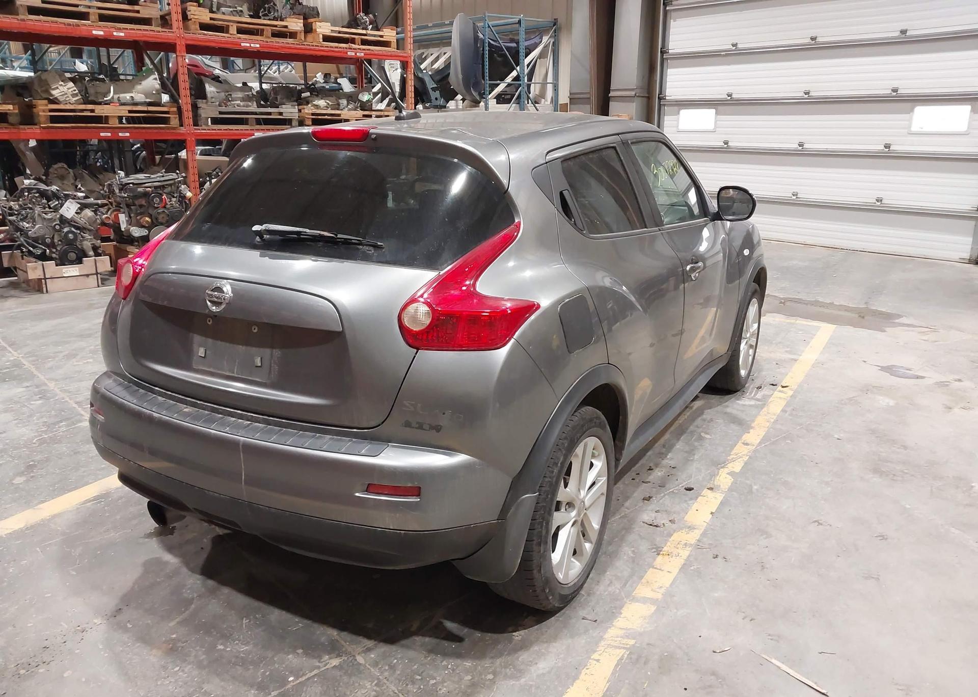 2011 NISSAN JUKE S